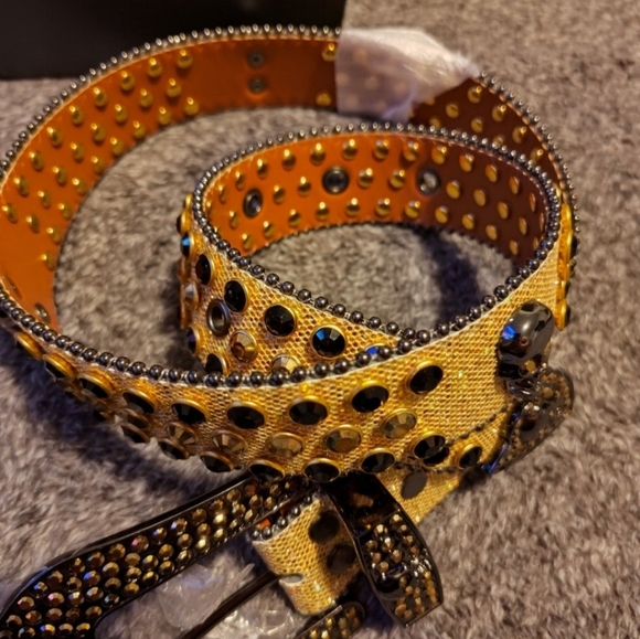 Rhinestone Leather Belt with Skulls - Picture 11 of 11